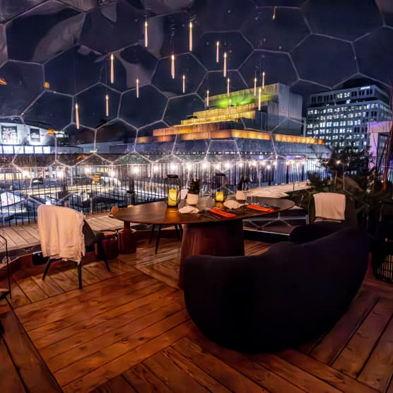 Ce restaurant offre des soupers dans des dômes chauffés et c'est romantique à souhait
