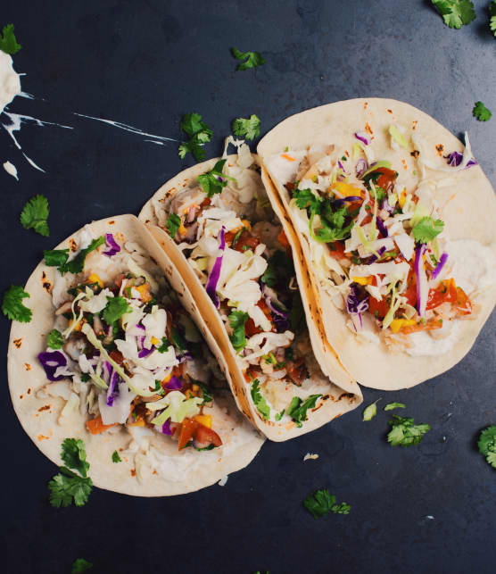 Tacos de poisson avec salsa à la poire