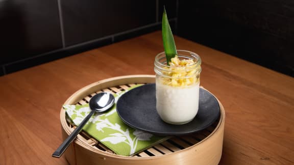 Panna cotta au lait de coco et salsa d’ananas