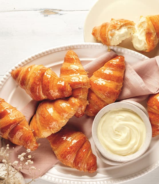 Voici comment reproduire la recette virale des croissants à la crème brûlée