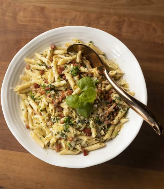 Penne sauce mascarpone, pancetta et poivrons grillés