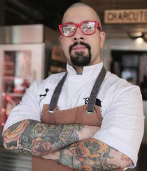 Faites connaissance avec Jean-Simon Petit, expert en charcuterie et en boucherie!