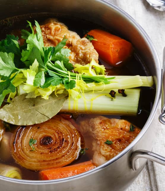 Bouillon de poulet de base