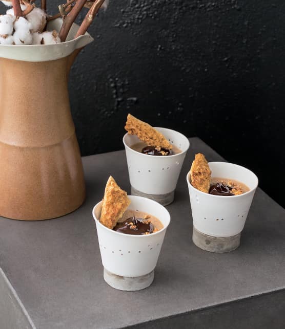 Petits pots de crème moka et tire-éponge
