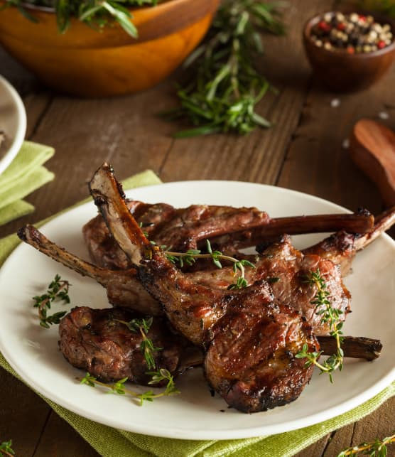 7 recettes de côtelettes d'agneau sur le BBQ