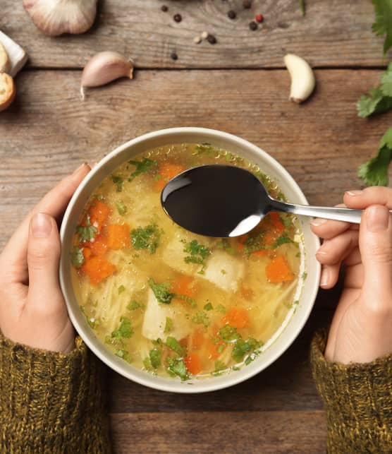 Comment faire une soupe poulet et nouilles 100% végé