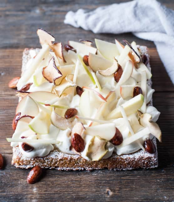 Clafoutis à la pomme et aux amandes sans gluten