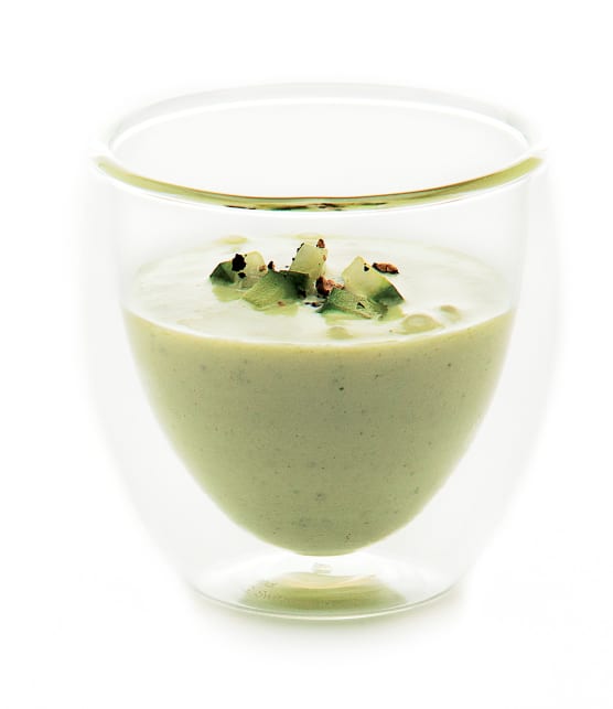Lait d'été au concombre et à la menthe
