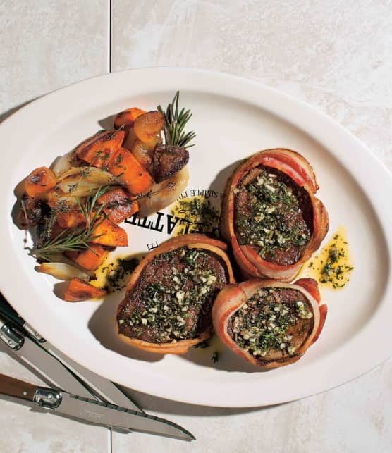 Médaillons de bœuf lardés aux herbes