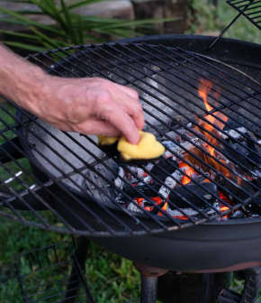 Nettoyer efficacement son barbecue - Le Blog by Electro Dépôt