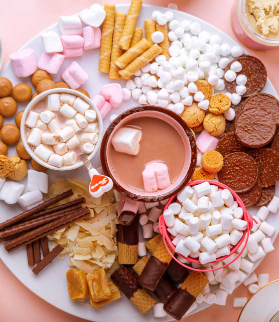 Adoptez la tendance des plateaux de chocolats chauds à faire en famille cet hiver!