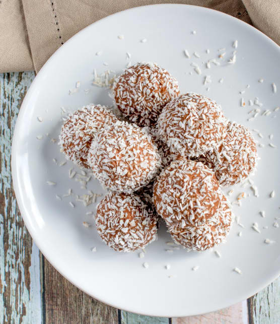 Boules d’amandes, coco et sirop d’érable