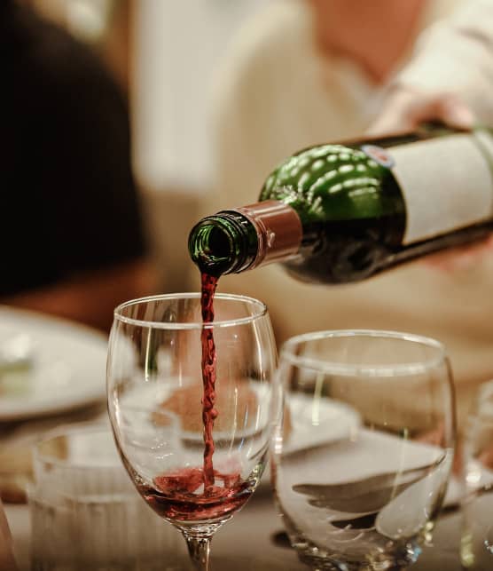 Ces vins à petit prix vont épater vos invités (et votre portefeuille)!