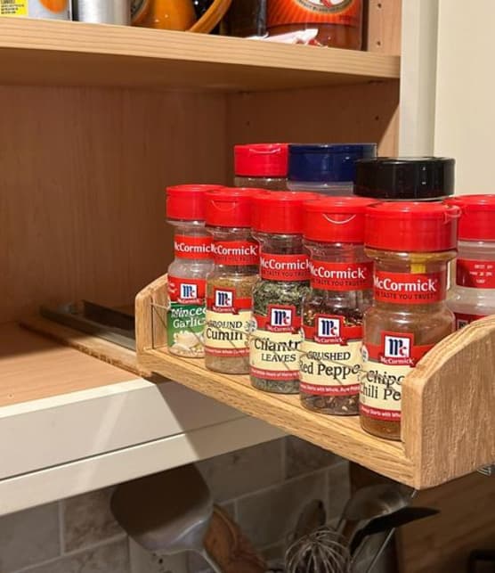Le secret du couvercle des pots à épices enfin révélé : une astuce qui transforme votre façon de cuisiner