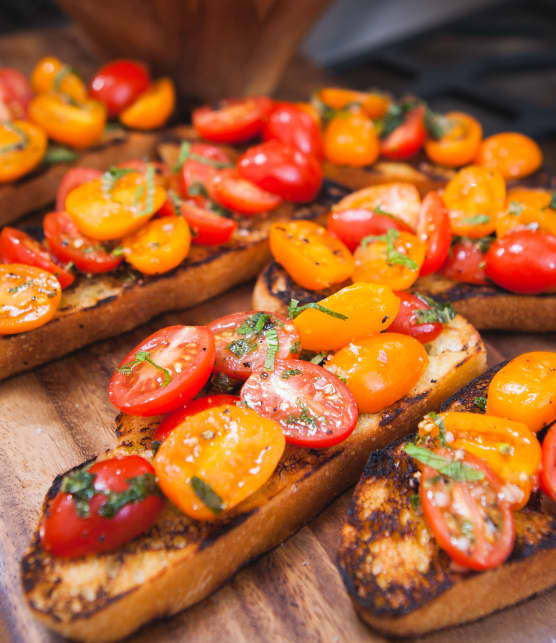 Bruschetta aux tomates à la menthe