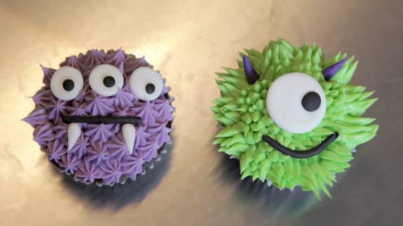 Comment faire des cupcakes monstrueux en 8 étapes faciles