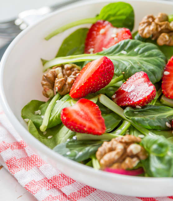 Salade d’épinards et de fraises à l’érable