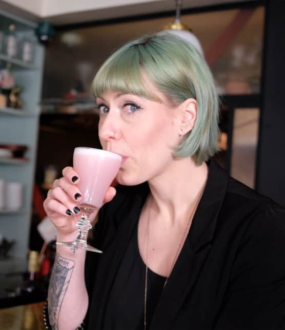 Julie Bélanger-Cateysson nous présente ses deux cocktails préférés : le Clover Club et le Paper Plane