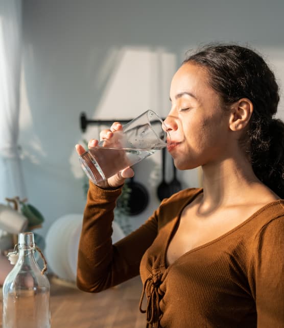 Voici pourquoi les femmes de plus de 40 ans devraient boire plus d’eau