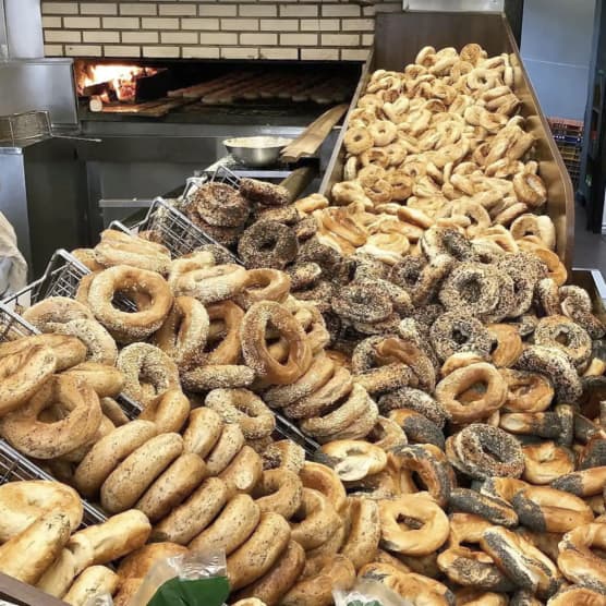 Les meilleures adresses où manger de «vrais» bagels montréalais!