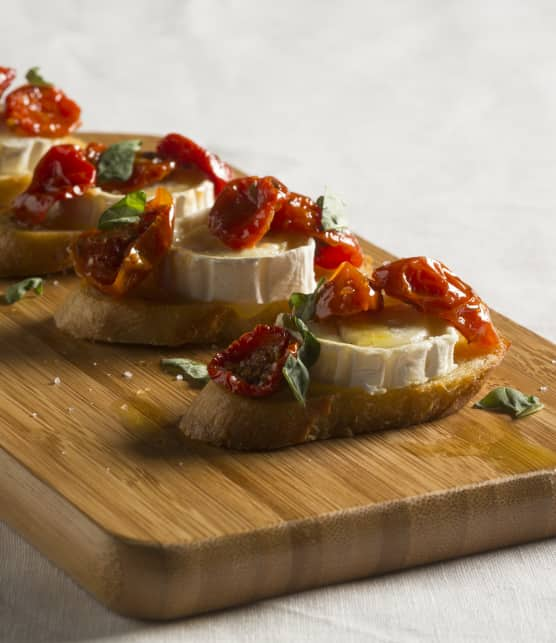 Bruschetta paillot de chèvre et tomates séchées