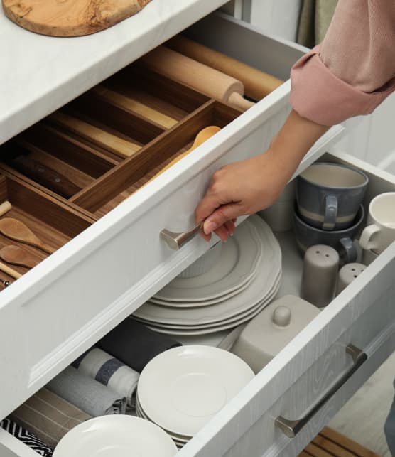 5 accessoires pour optimiser vos tiroirs et armoires de cuisine
