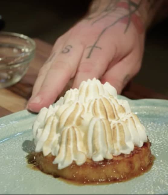 L'avant-match des foodies - Ananas flambé au rhum, meringue italienne et glace vanille