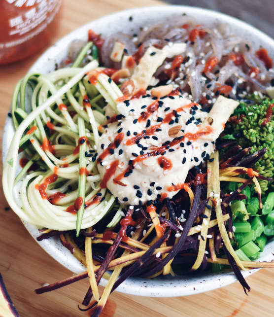 Nouilles asiatiques au tofu et légumes du moment