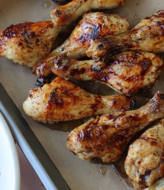 Pilons de poulet laqués au miel, thym et citron