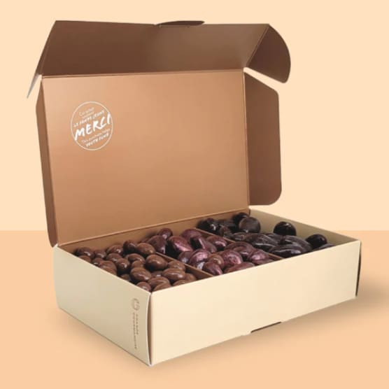 Vous cherchez un joli coffret, rempli de très bons chocolats, à offrir?  N'hésitez pas à passer en magasin découvrir nos offres 😘 Les prix…