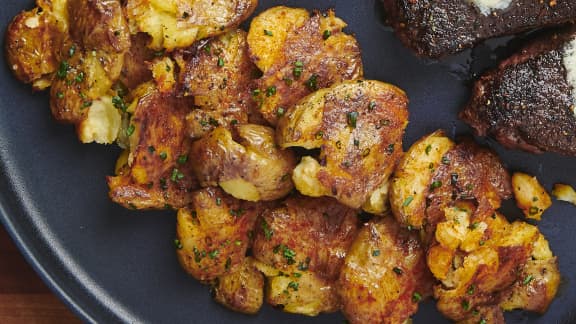 Pommes de terre écrasées croustillantes au paprika