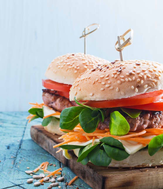 Burger de dinde à la lime avec frites de courgettes