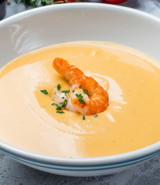 Soupe froide de carotte et orange à la citronnelle et tartare de crevettes