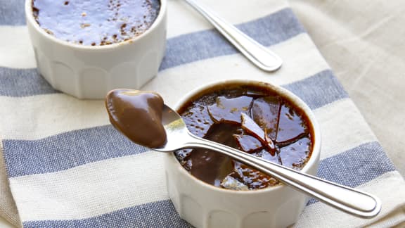 Crème brûlée craquante au chocolat noir 70%