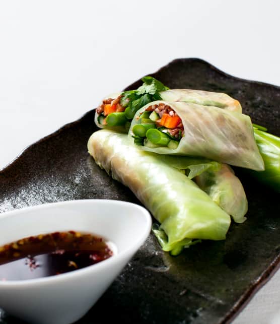 rouleaux de chou vert aux légumes printaniers