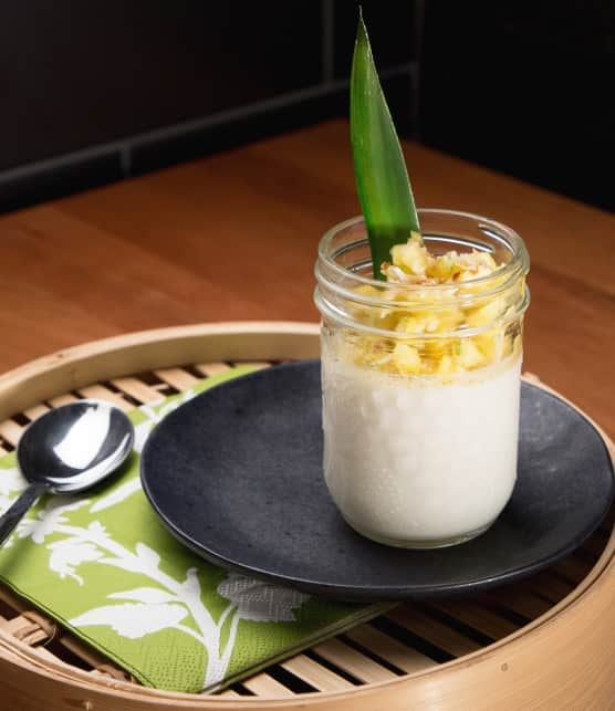 Pana cotta au lait de coco et salsa d’ananas