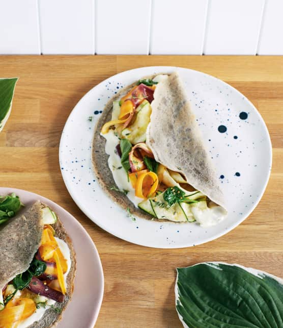 Crêpes salées aux légumes, sauce au gruyère