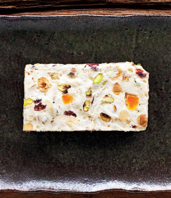 nougat aux fruits et aux noix