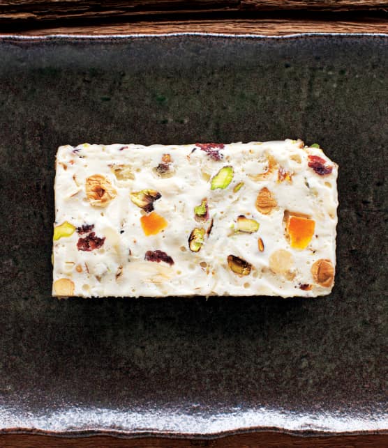 nougat aux fruits et aux noix