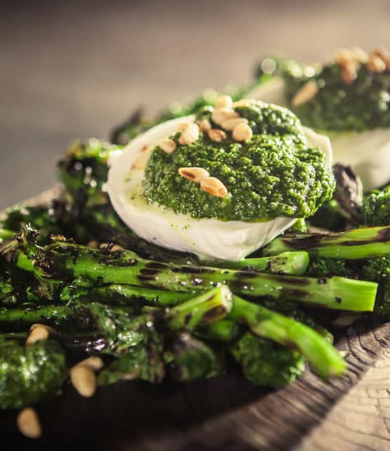 Mozzarella de bufflonne,  rapinis grillés et pesto de rapinis