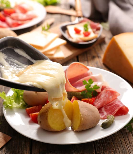 8 accessoires indispensables pour une soirée raclette réussie