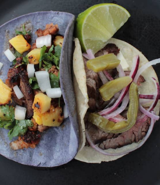 Tacos de bavette de boeuf, queso fresco et nopales