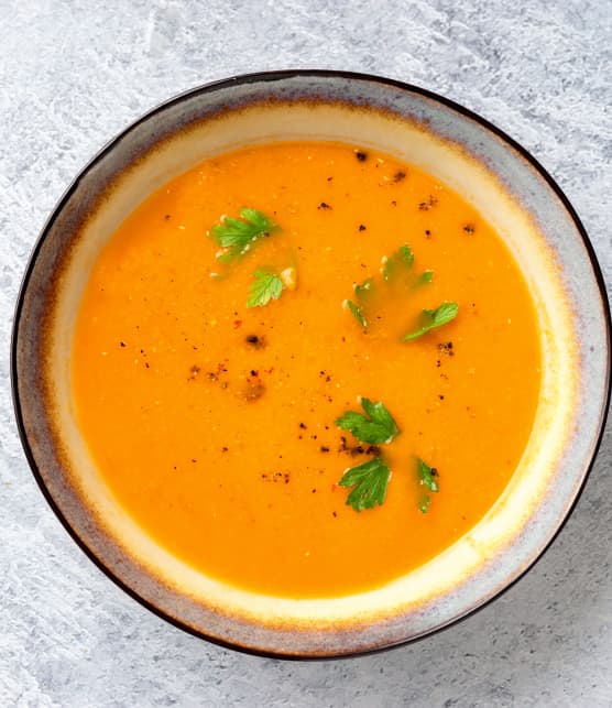 Cette recette de soupe est protéinée et anti-inflammatoire est à cuisiner tout l'hiver