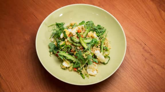 Salade de millet aux oeufs et aux asperges