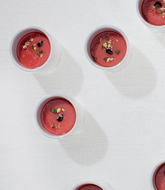 Gaspacho de framboises et de poivrons rouges