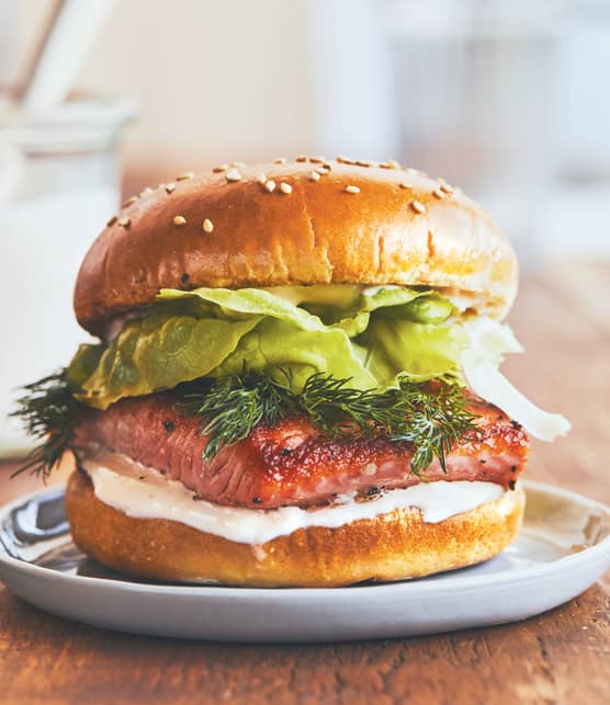 Burger à la truite grillée