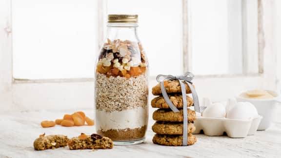 Biscuits à l’avoine, au chocolat blanc, aux amandes et aux fruits séchés