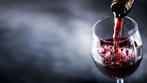 Pourquoi le vin rouge donne mal à la tête?