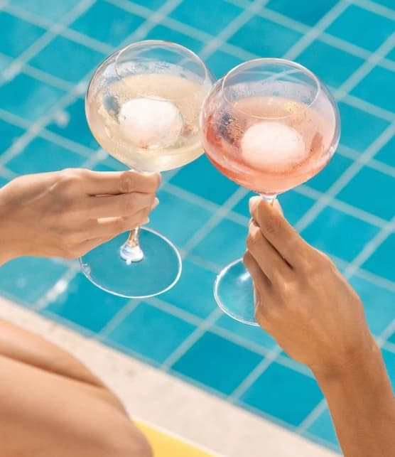 Voici où savourer le champagne dans une ambiance aussi chic qu’en France