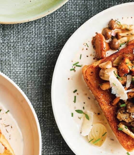 Tartines aux champignons poêlés à la sauce suprême
